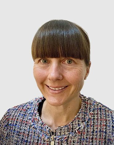 Debbie-Long-1-370x470